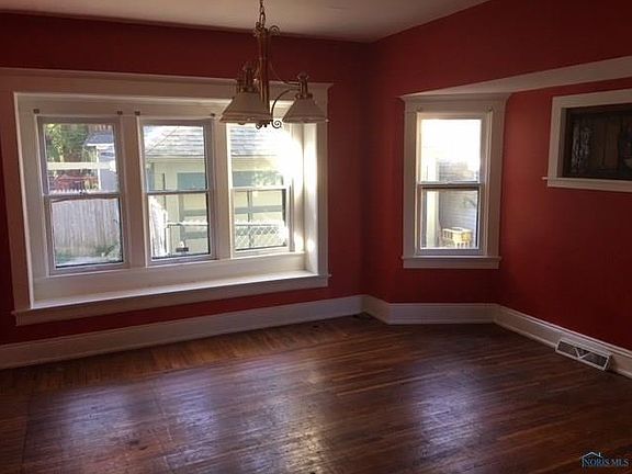 2nd image of 2737 Parkwood Ave