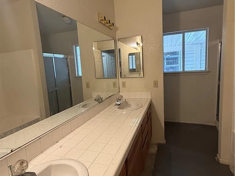 1267 Park Ave — Photo 10