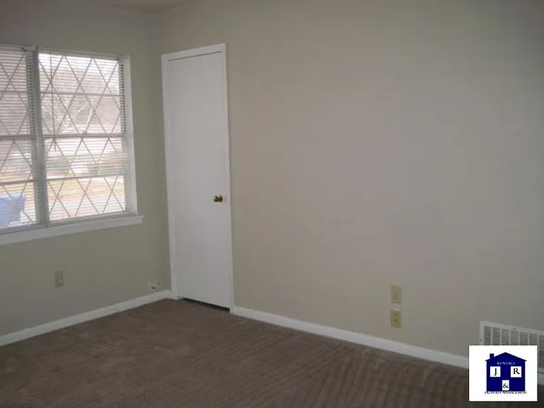 2107 Brantley Ave — Photo 12