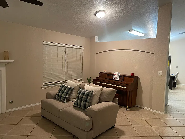 11868 Oak Crossing Dr — Photo 7