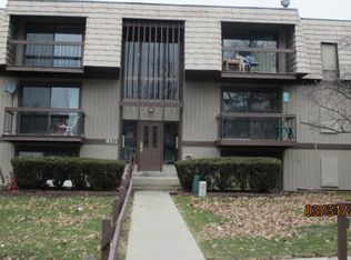 9511 Sunrise Blvd UNIT J-16, North Royalton, OH 44133