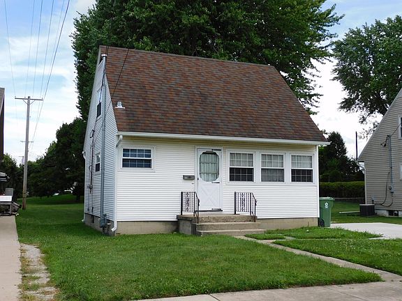 3rd image of 332 N Sycamore St