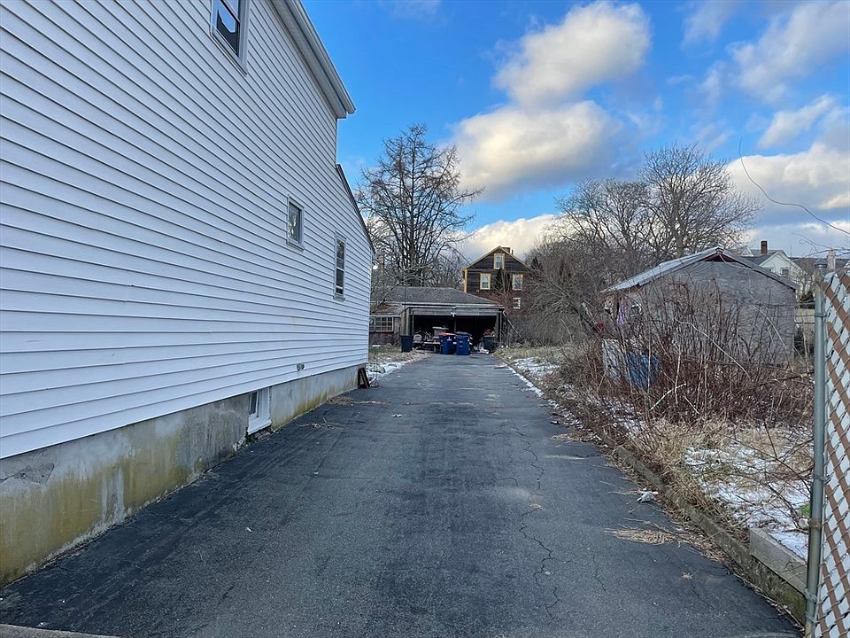 2nd image of 199 Smith St