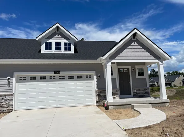 13567 Bowne Dr, Nunica, MI 49448