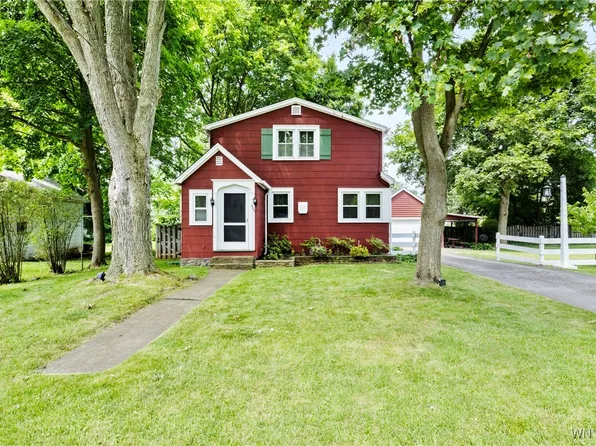 255 S 2nd St, Lewiston, NY 14092