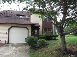 27 Rutledge Ct, East Brunswick, NJ 08816