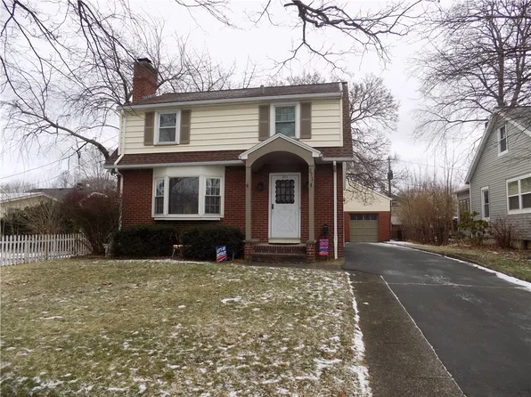 271 Lone Oak Ave, Rochester, NY 14616
