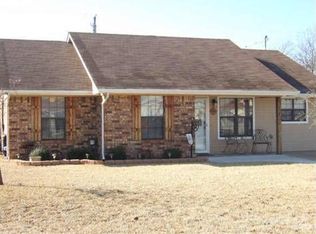 213 Brook Cir, Krum, TX 76249