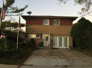 801 McCarthy Rd, Lemont, IL 60439