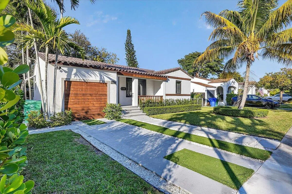 SW 26th Ln, Miami — Photo 1
