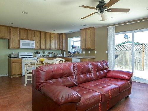 5th image of 1065 La Costa Ct
