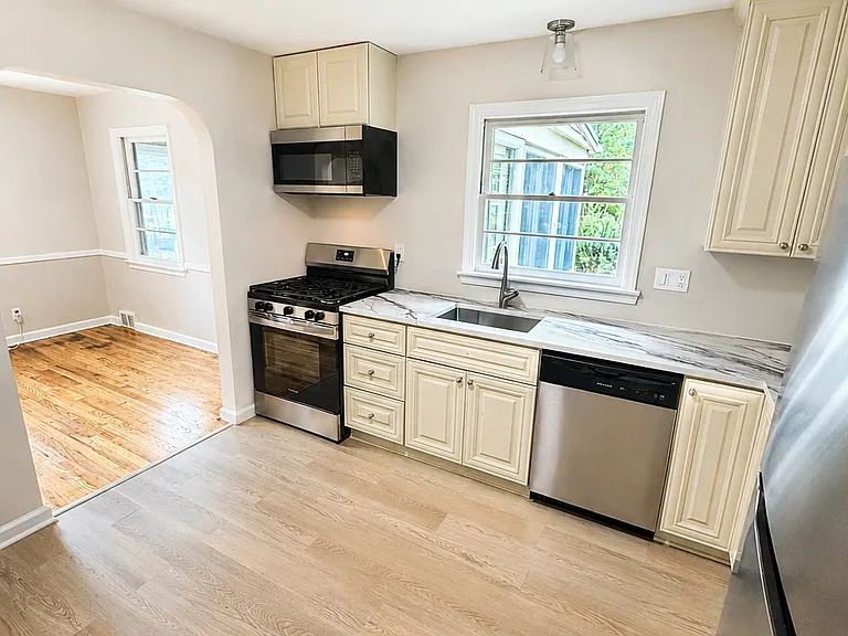 22 Springbrook Rd — Photo 12