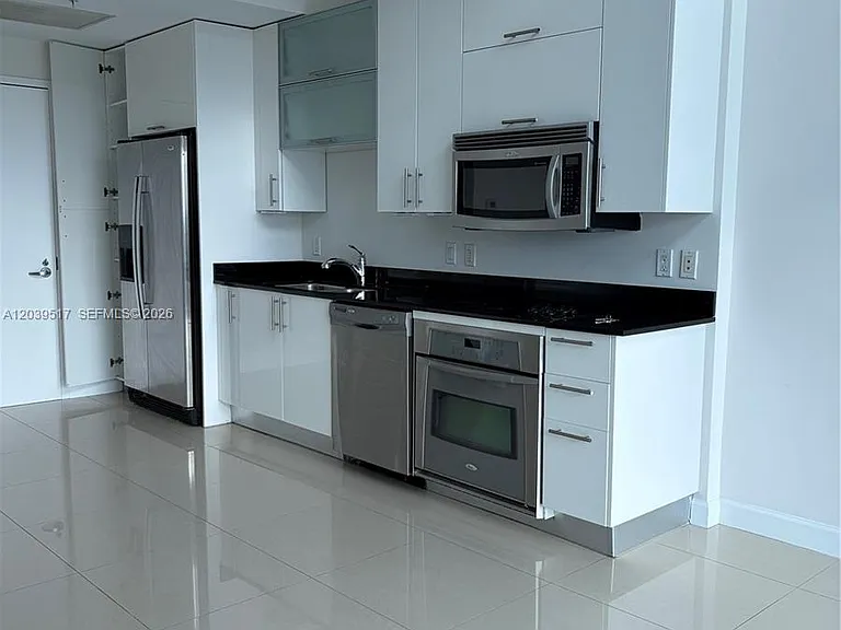 60 SW 13th St #2819 — Photo 3