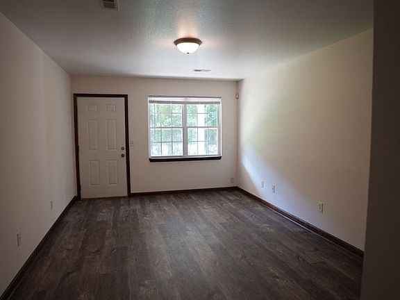 4th image of 1729 Louise Dr SE APT A