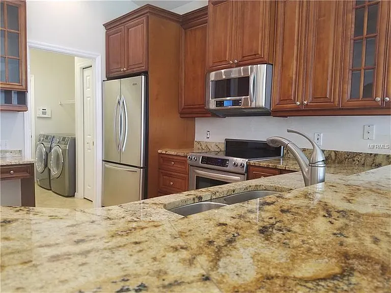 508 Cedar Woods Dr — Photo 12