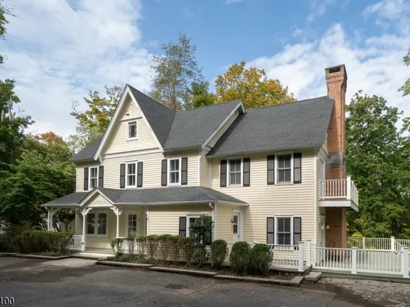 42 Academy St, Califon Boro, NJ 07830