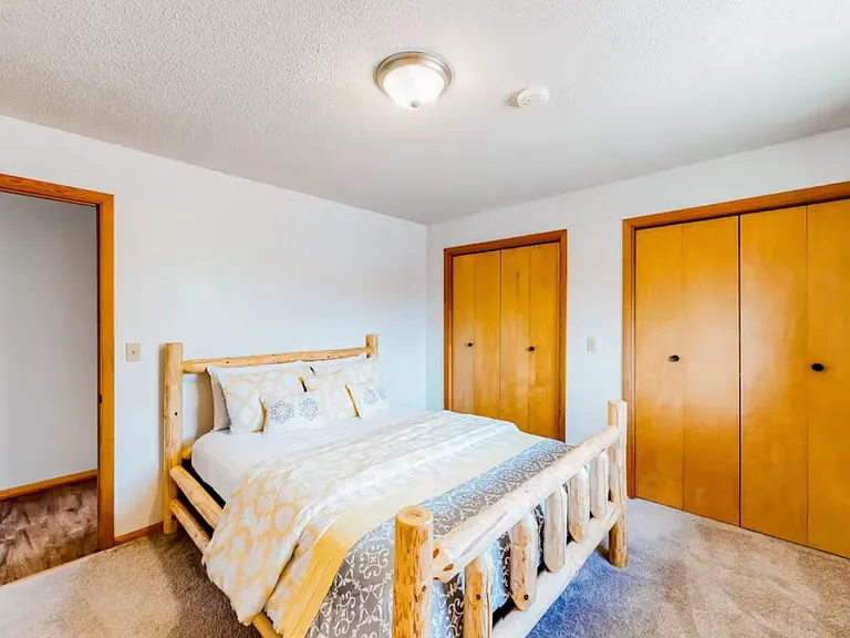 1925 E Mitten Lake Ln — Photo 15