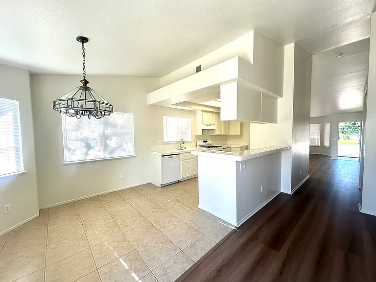 12562 El Dorado Ct — Photo 4
