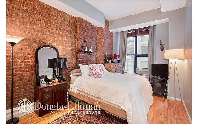 Rented by Douglas Elliman | media 24