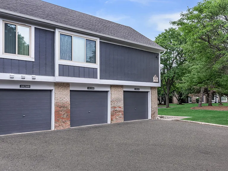 Manors at Knollwood — Photo 15