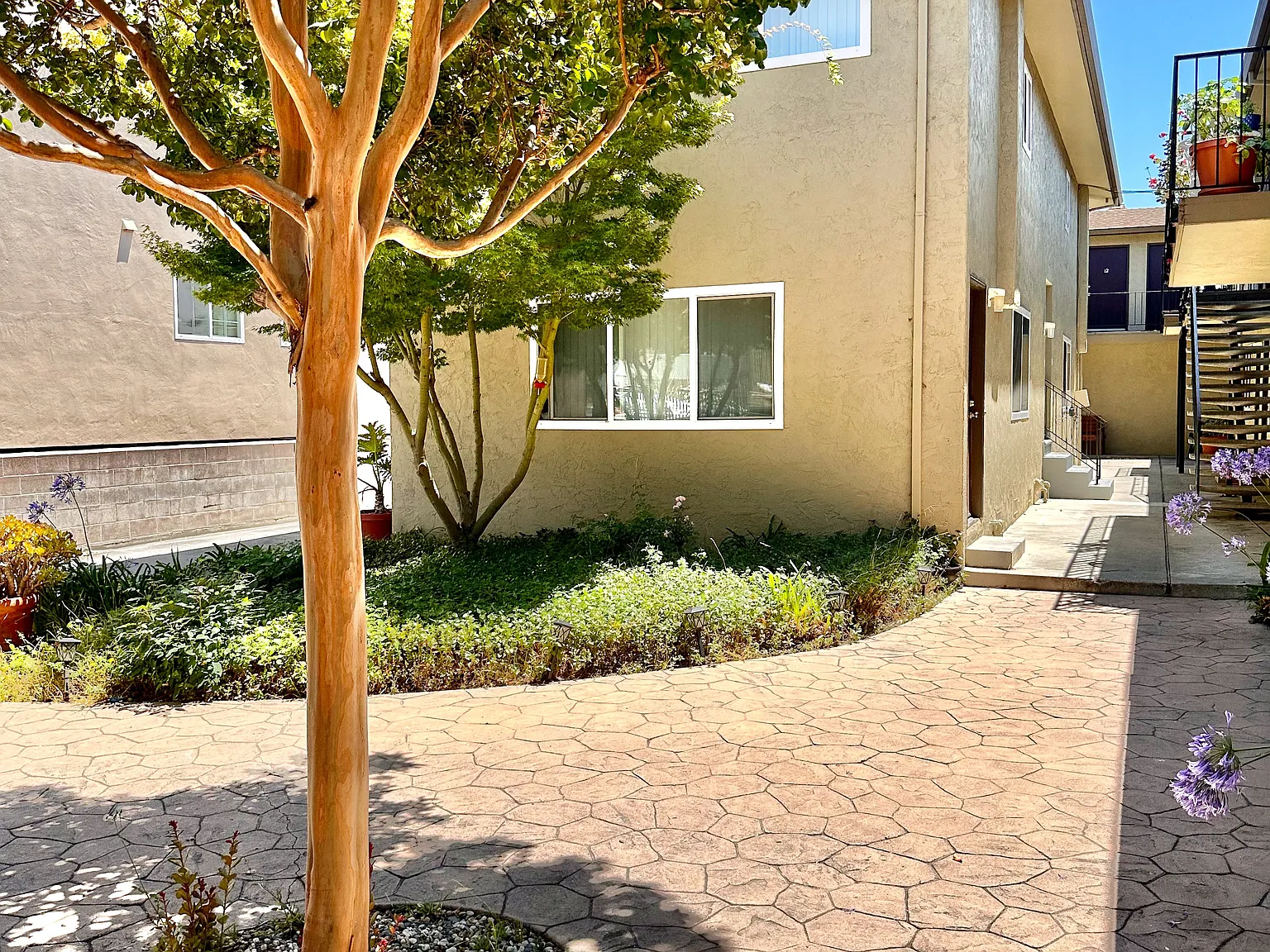 2080 Fruitdale Ave — Photo 2