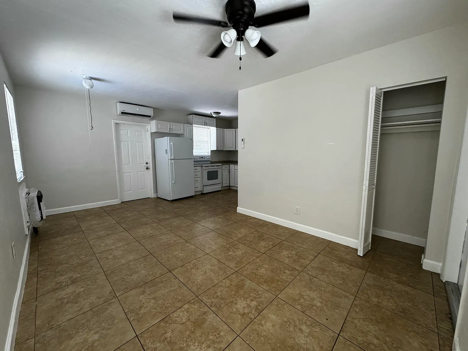 2 bed, 1.0 bath, 730 sqft, $2,000 — Photo 1