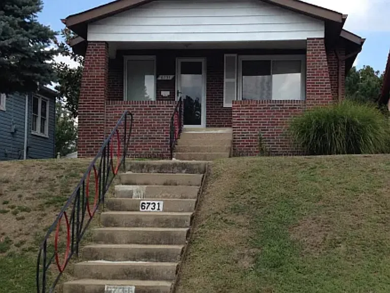 6731 Lansdowne Ave — Photo 1