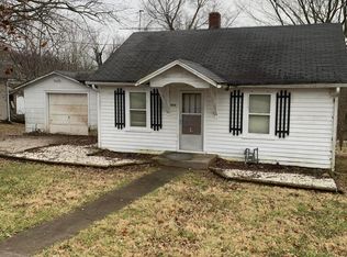 608 E Robertson St, Ozark, MO 65721