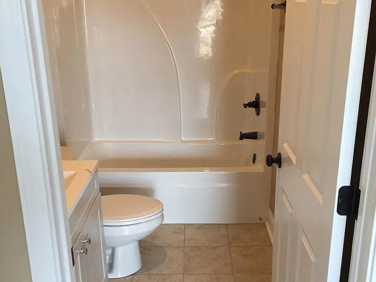 1319 Ashleys Dr — Photo 12