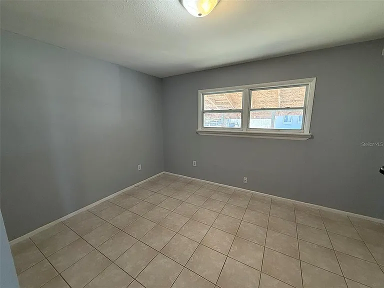 3236 Montclair Cir — Photo 18