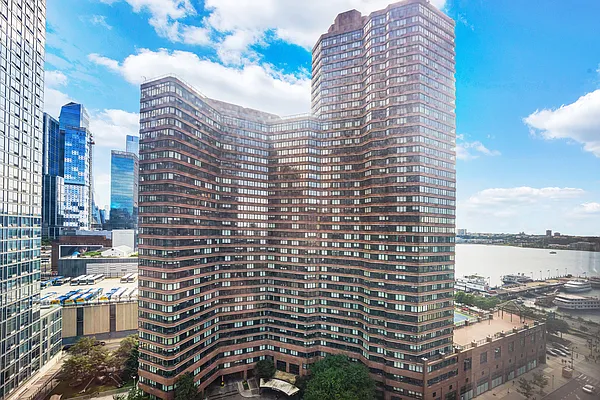 Sold by Landmark Property Holdings LLC | media 8