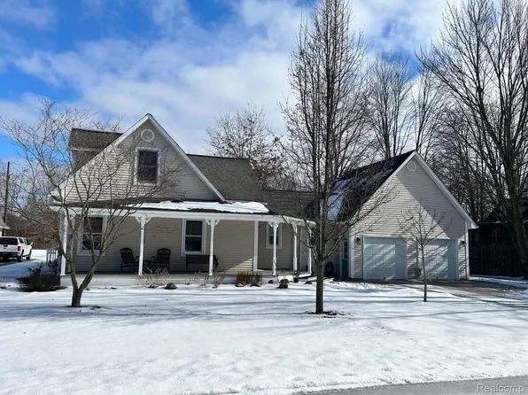 7255 Saint Clair Ave, Fair Haven, MI 48023