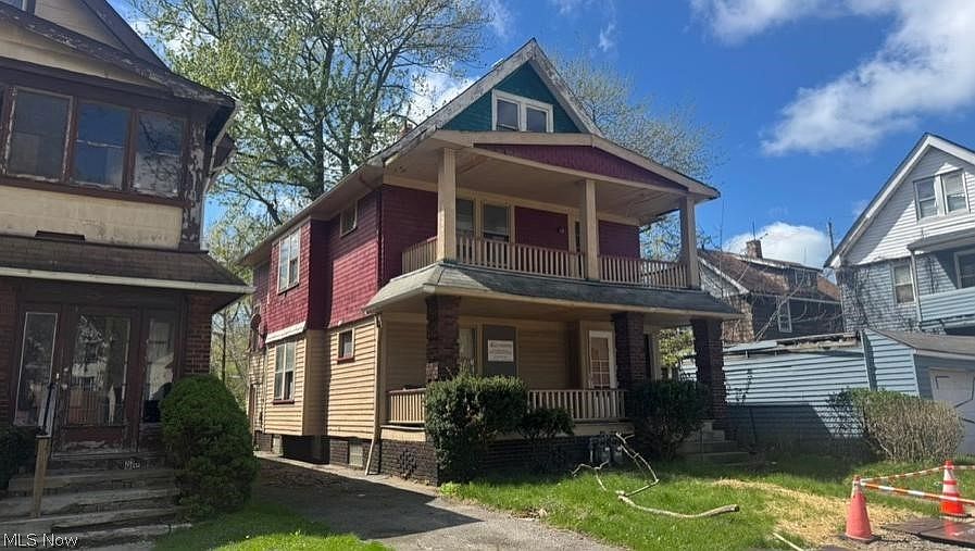 1st image of 658 E 92nd St