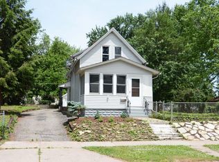 823 Englewood Ave, Saint Paul, MN 55104