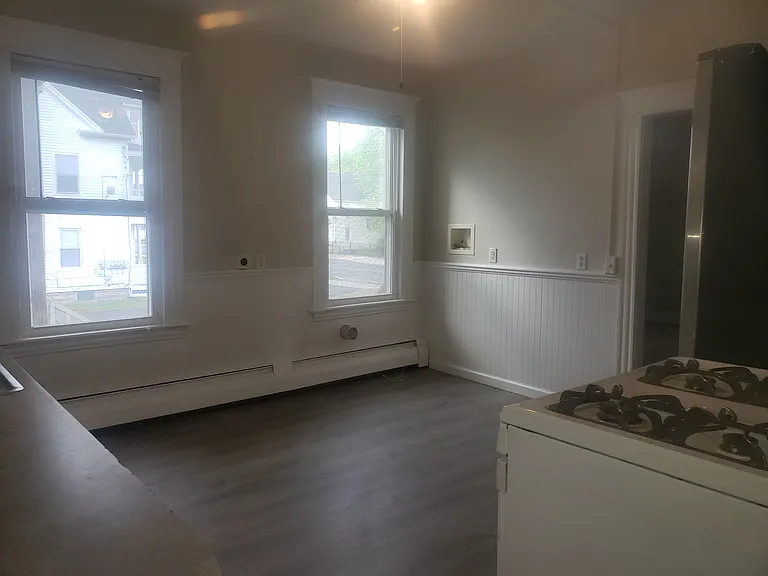 36 Allen St — Photo 8