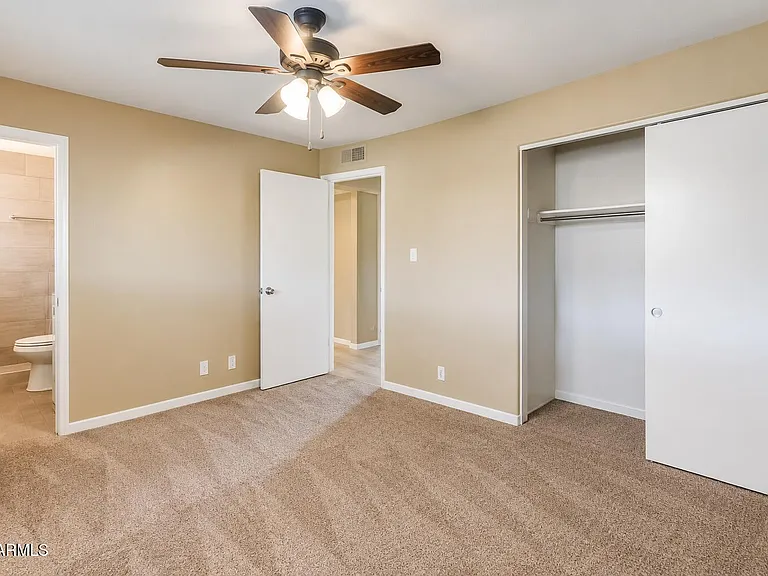 1015 E Marigold Ln — Photo 12