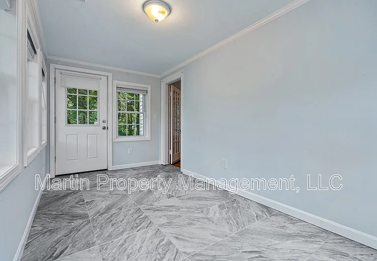 14 Gleason Rd — Photo 7