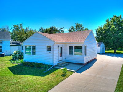 408 2nd Ave SW, State Center, IA, 50247