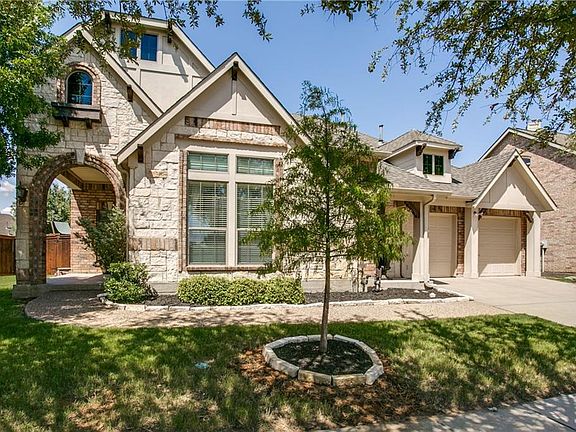 3rd image of 807 Carolina Way