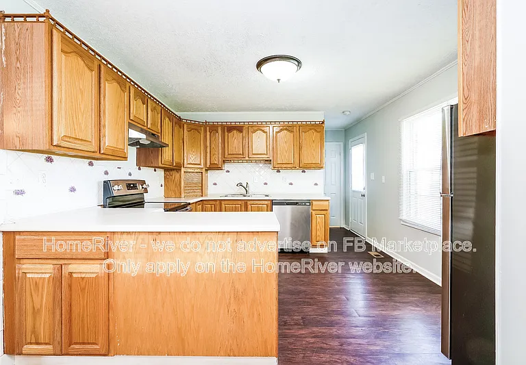 970 Edgewood Dr — Photo 4