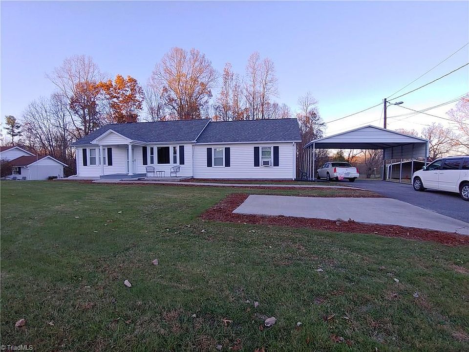 1st image of 701 Oak Grv #Ch