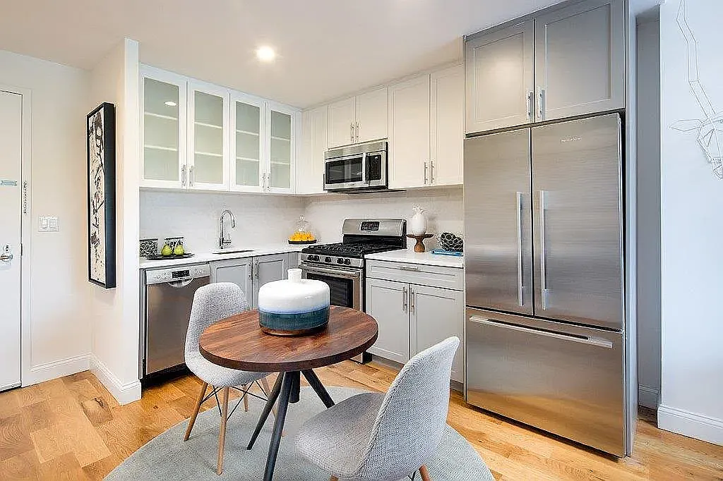 490 Myrtle Avenue — Photo 2