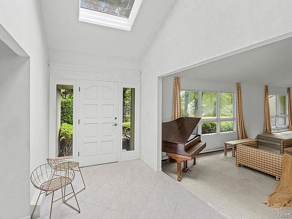3rd image of 30 Fairway Drive