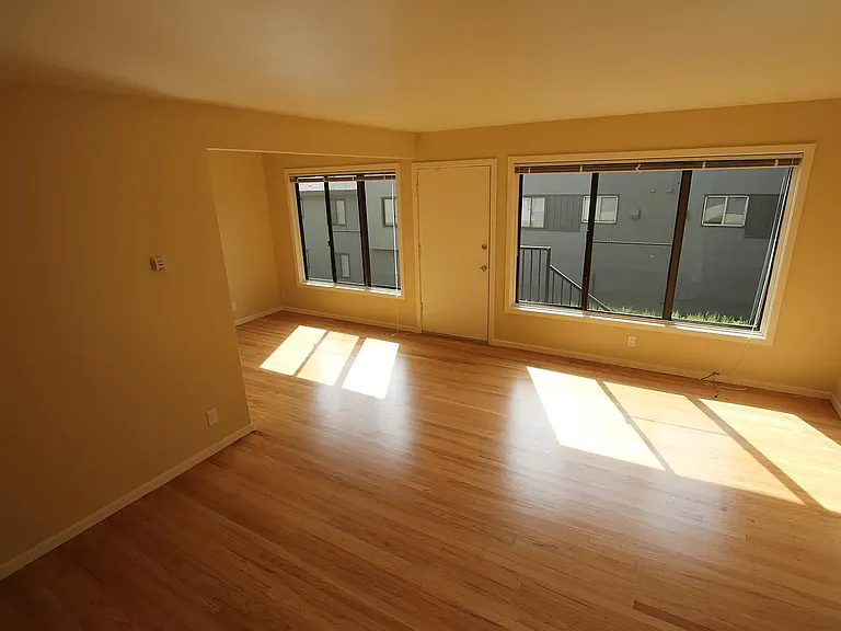 1543 Pershing Dr #C — Photo 1