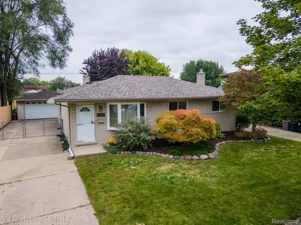 11263 Saar Dr, Sterling Heights, MI 48314
