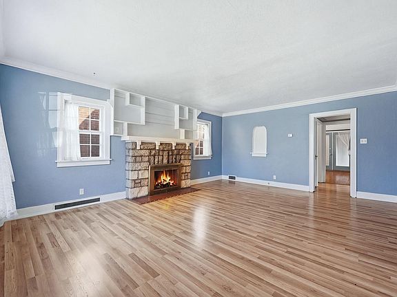 4th image of 4533 E Lafayette Esplanade