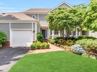 15 Boxwood Dr, Morristown, NJ 07960