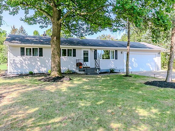2nd image of 90 Oakleigh Dr