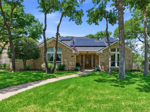 3072 High Cliff Dr, Grapevine, TX 76051