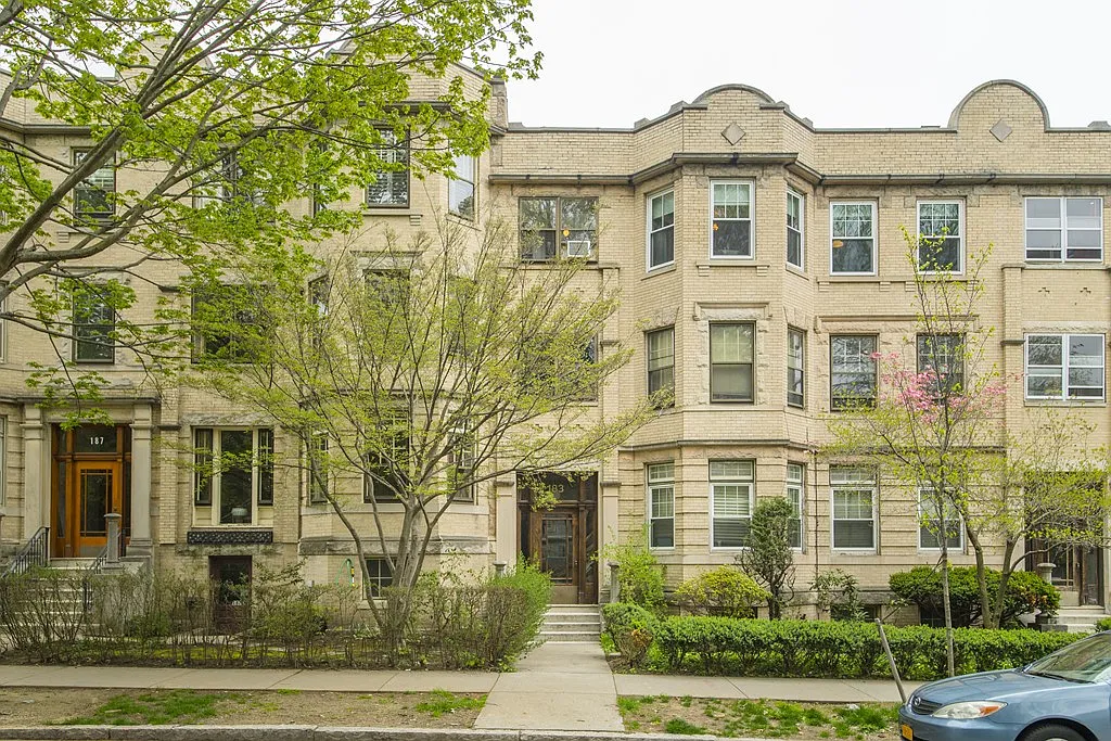 4 bed, 1610 sqft, $6,500 — Photo 1